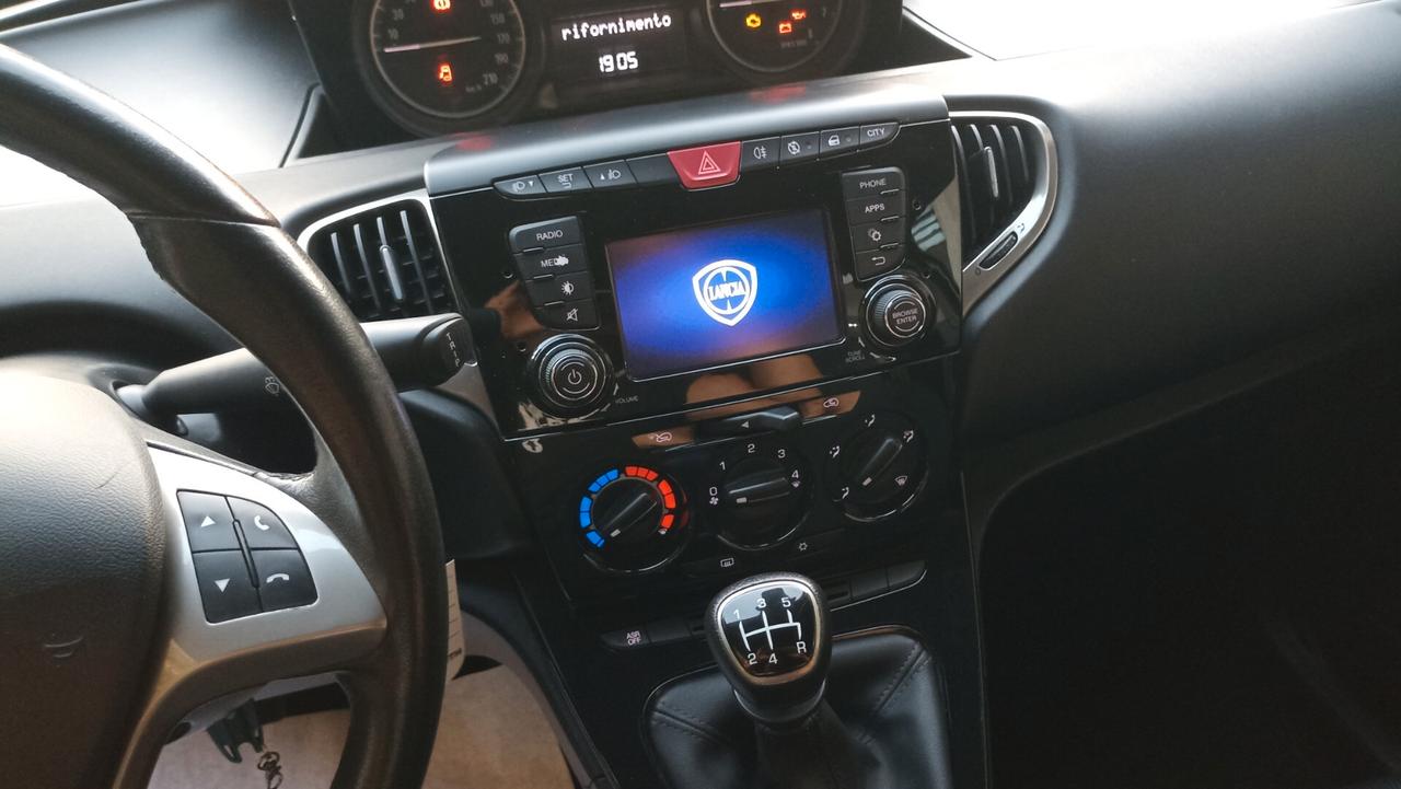 Lancia Ypsilon 1.2 69 CV 5 porte S&S Gold