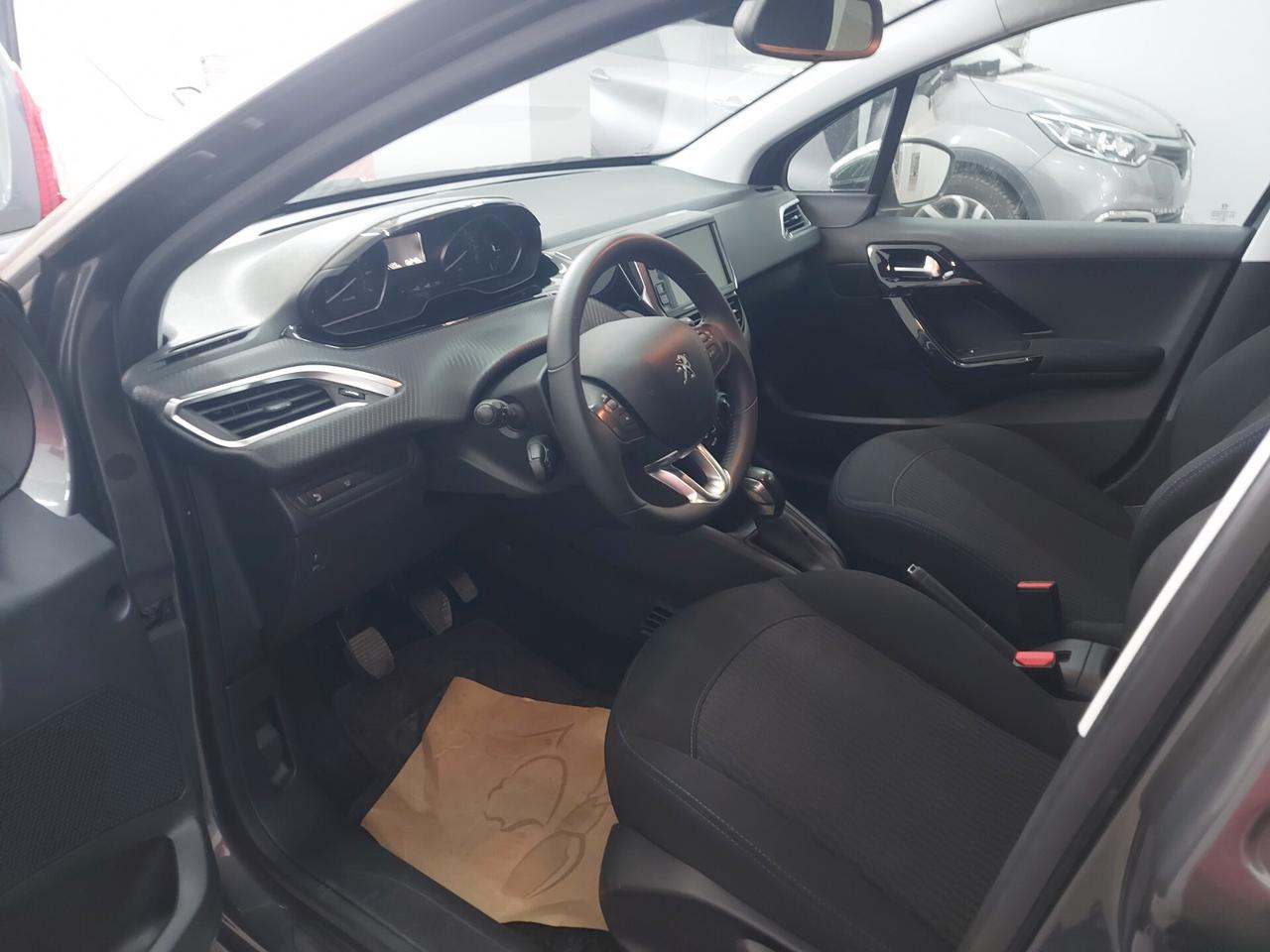 Peugeot 208 1.2benz 2019 GARANZIA TAGLIANDATA