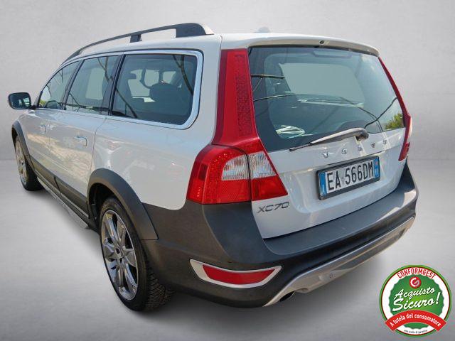 VOLVO XC70 D5 205 CV AWD Summum