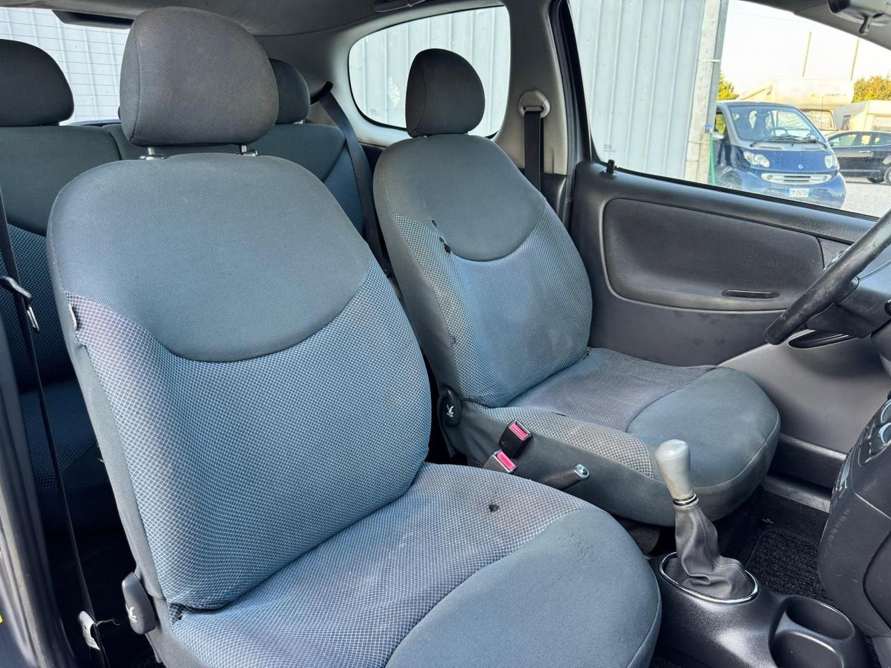 Toyota Yaris 1.0i 16V cat 3 porte Sol