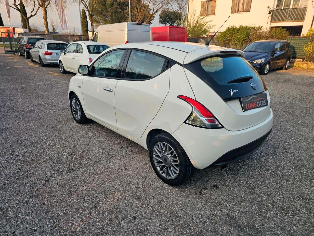 Lancia Ypsilon 0.9 TwinAir 85 CV 5 porte S&S Platinum