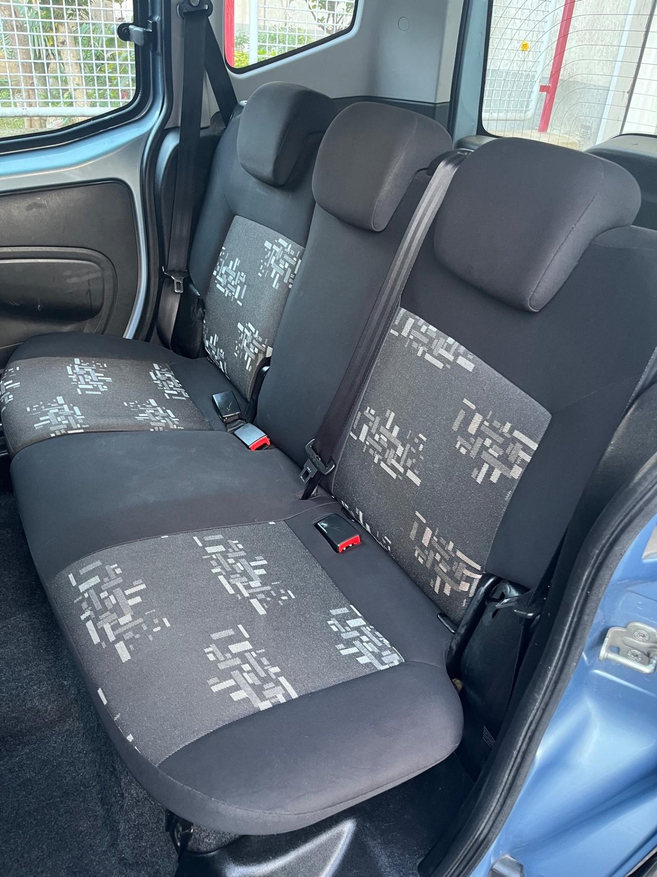 FIAT QUBO FULL OPTIONAL CON I POSTI 2015