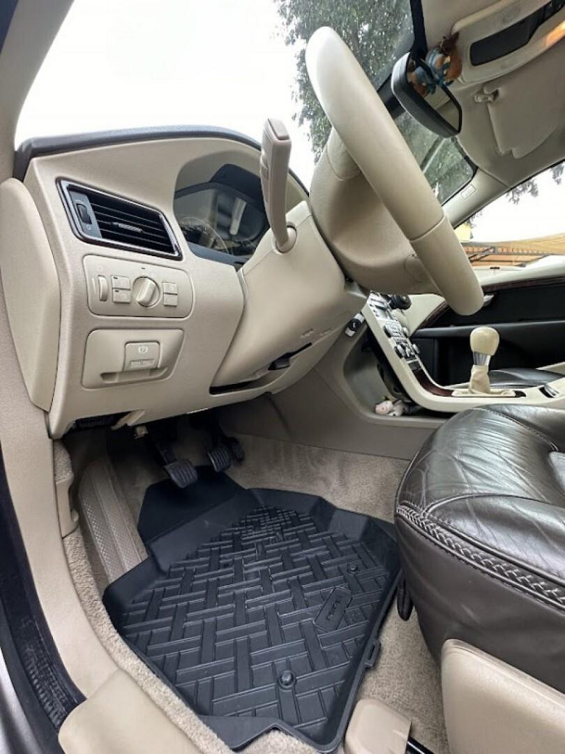 VOLVO XC70 D5 AWD kin