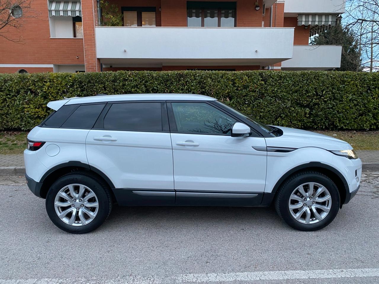 Land Rover Range Evoque 2.2 TD4 5p. Dynamic