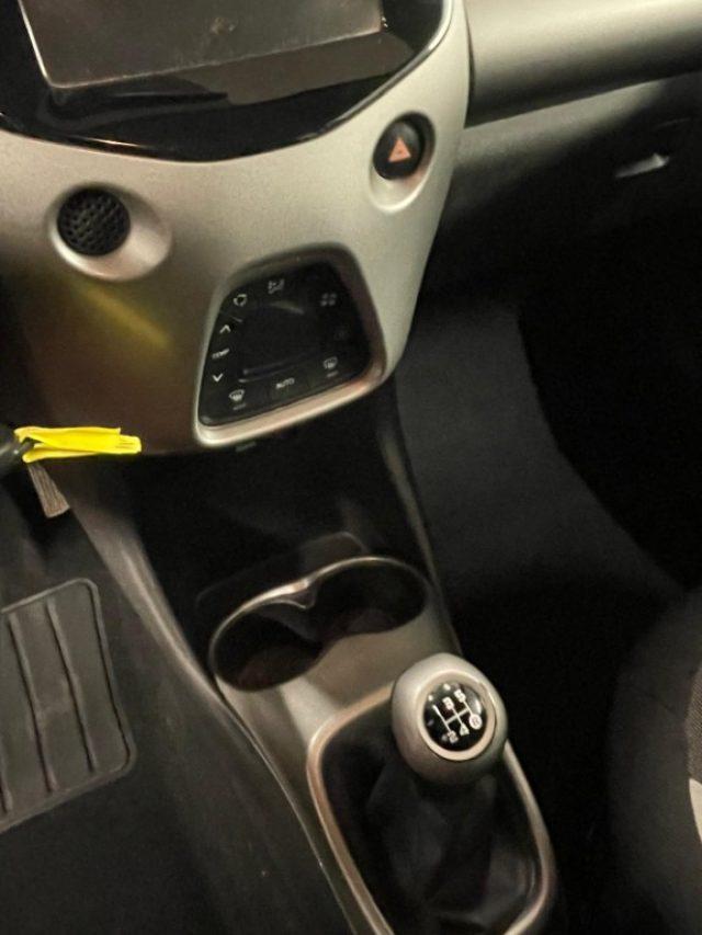 TOYOTA Aygo 1.0 VVT-i 69 CV 5 porte x-play