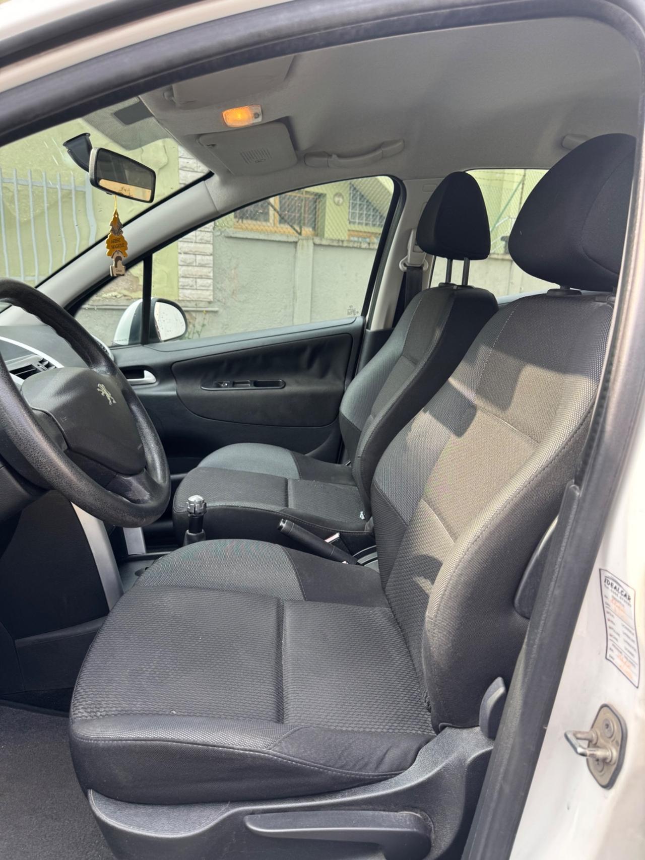 Peugeot 208 1.4 HDi 68 CV 5 porte Active