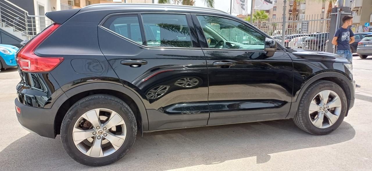 Volvo XC40 D3 Geartronic Momentum Pro