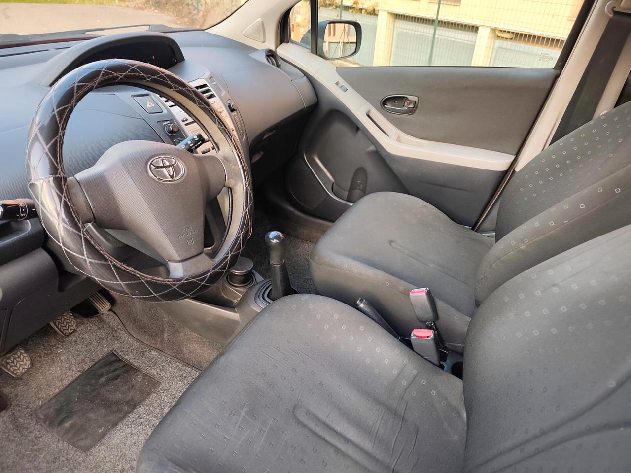 Toyota Yaris 1.3 benz 5 porte frizione nuova