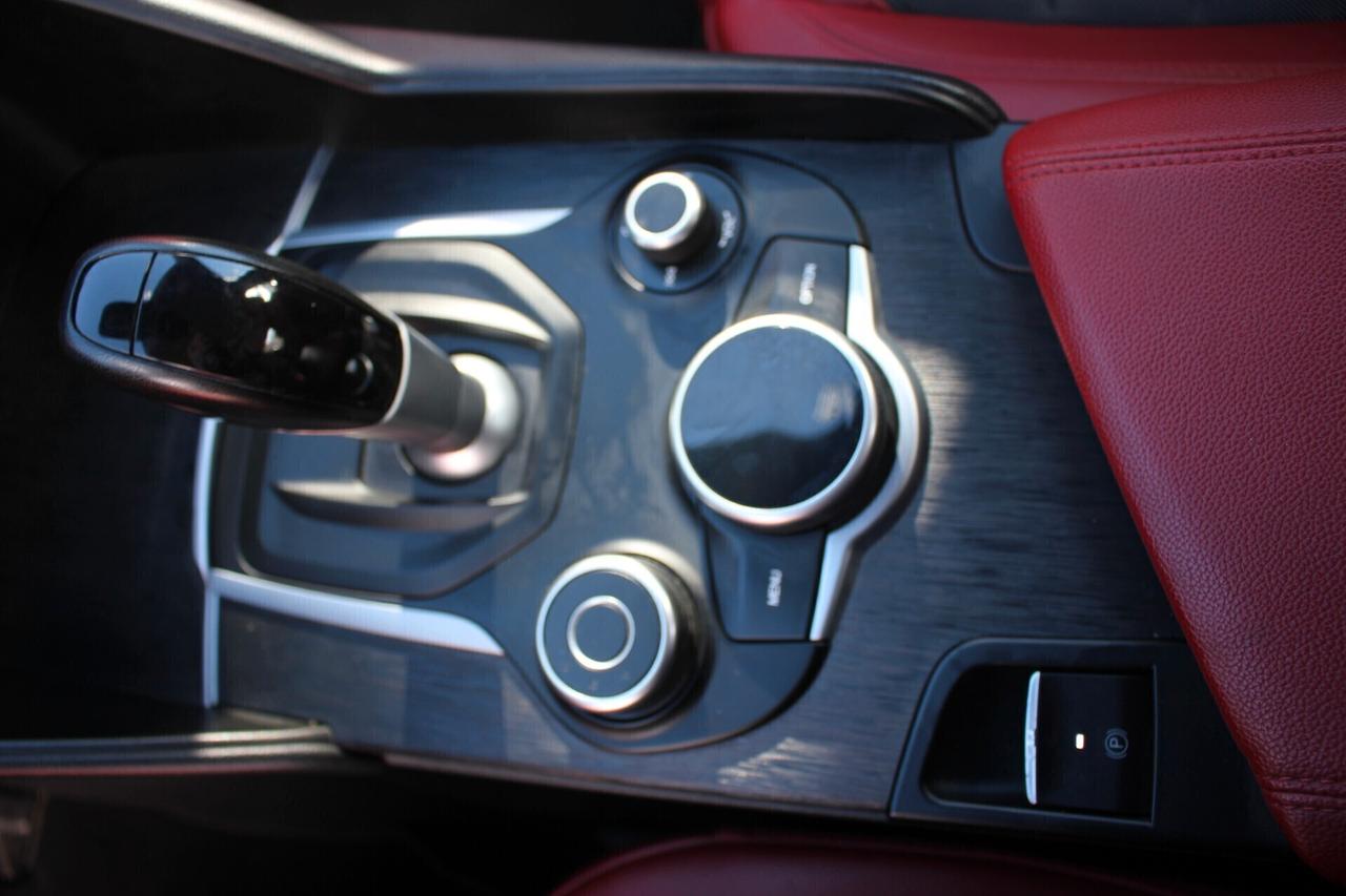 ALFA ROMEO GIULIA SUPER-AT8-160cv*PREZZO VERO* TAGLIANDO ALFA-UNIPRO' PELLE
