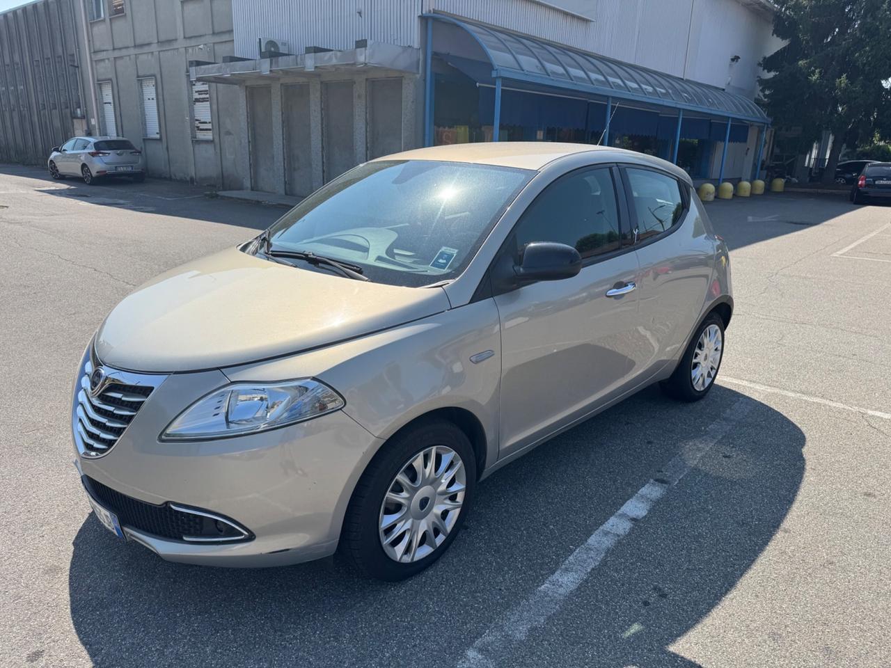 Lancia Ypsilon 1.3 MJT 16V 95 CV 5 porte