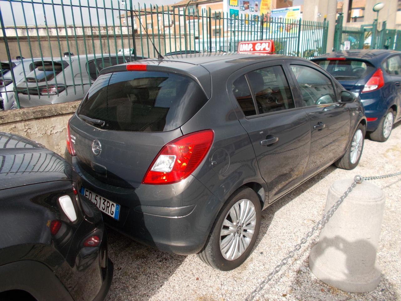 Opel Corsa 1.2 85CV 5 porte GPL-TECH Edition