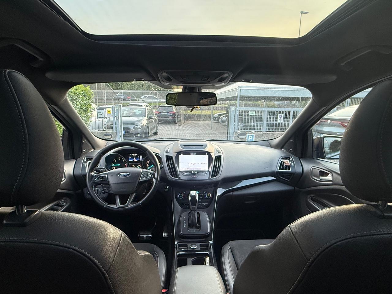 Ford Kuga 1.5 TDCI ST-Line Doppio tetto panoramico
