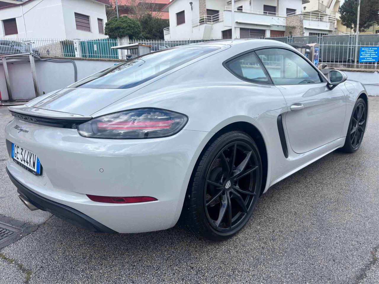 Porsche 718 Spyder Cayman 2.0