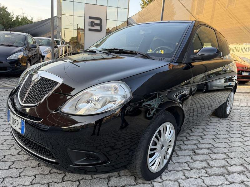 Lancia Ypsilon Ypsilon 1.2 8v Oro Bianco IDONEA NEOPATENTATI
