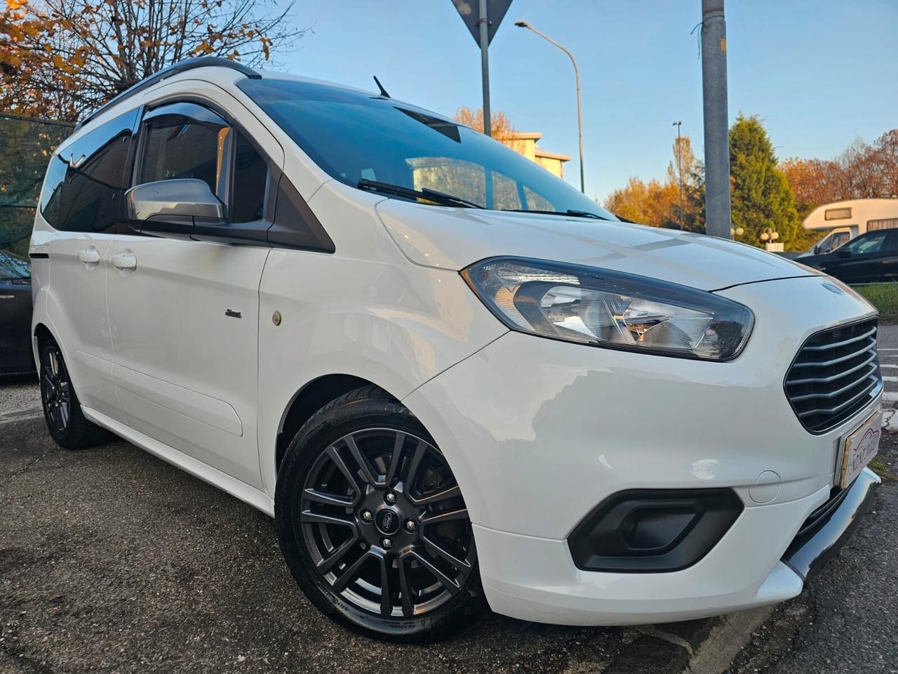 Ford Tourneo Courier 1.5 TDCi 100cv Sport*S&S*Navi*Pdc*Euro6*