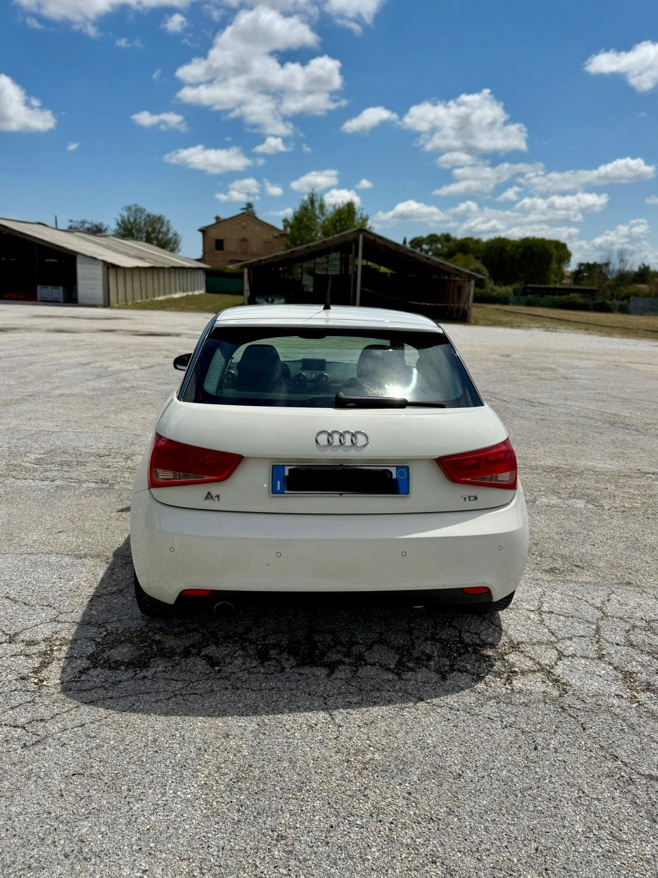 Audi A1 1.6 TDi 90cv EURO5B - NEOPATENTATI OK