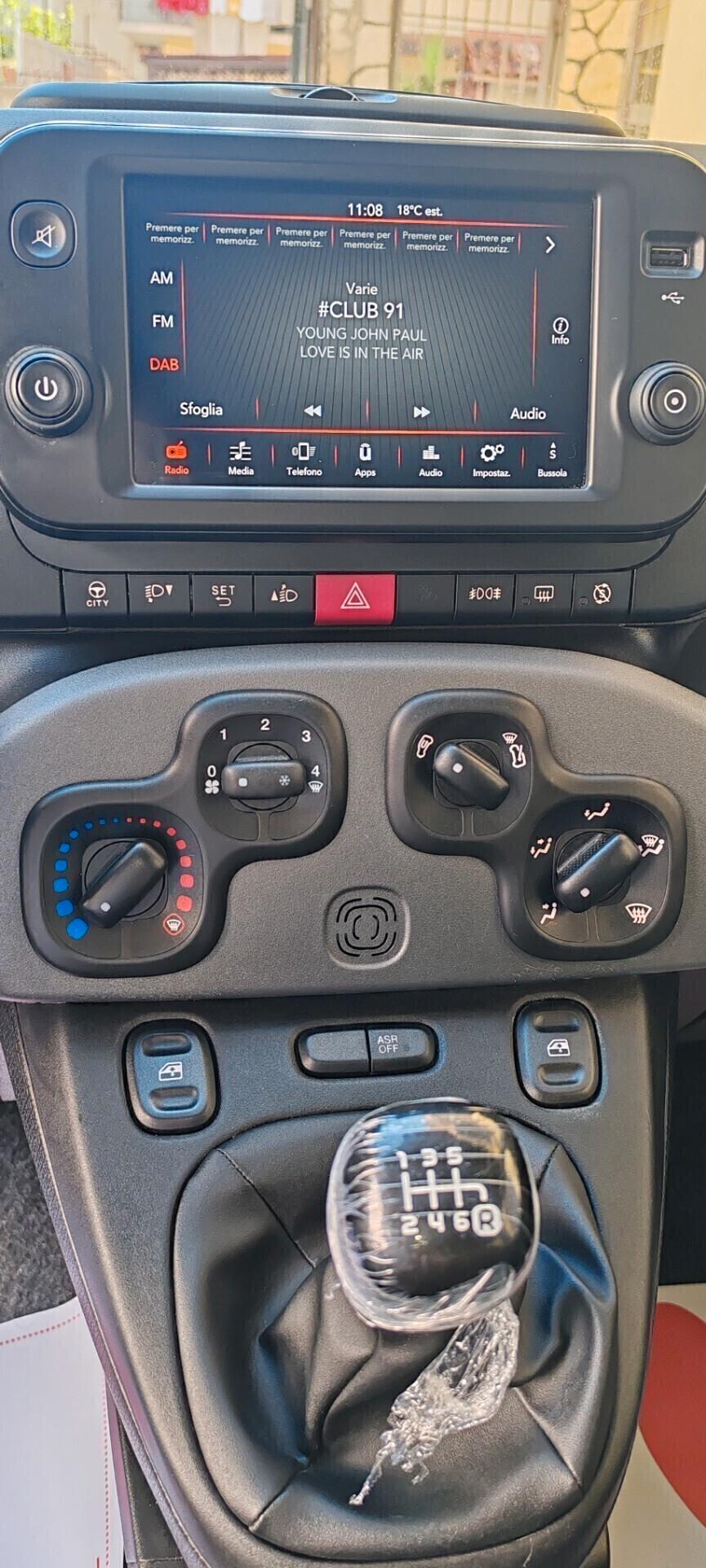 Fiat Panda 1.0 hybrid 69cv entra