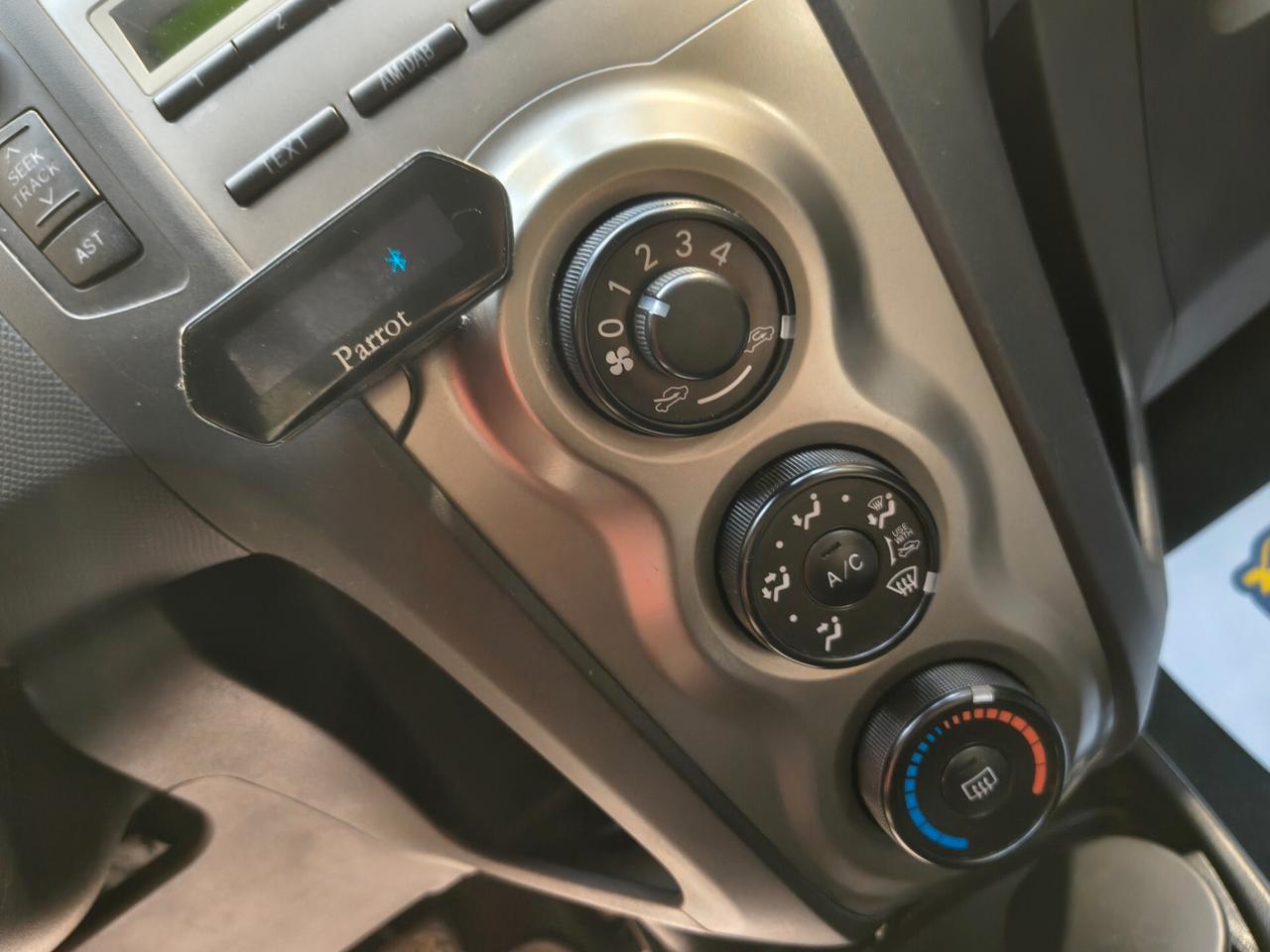 Toyota Yaris 1.3 5 porte Sol