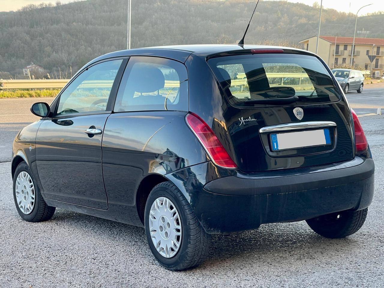 Lancia Ypsilon 1.2 69cv benzina - NEOPATENTATI