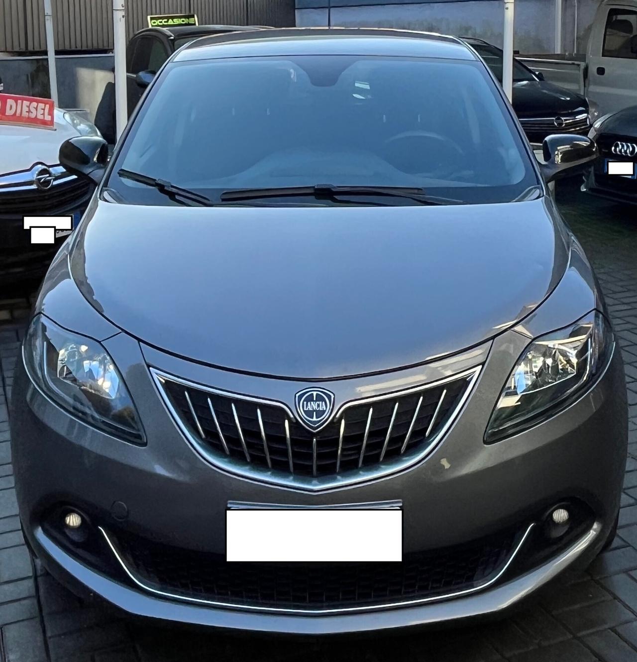 Lancia Ypsilon 1.0 FireFly 5 porte S&S Hybrid Ecochic Silver