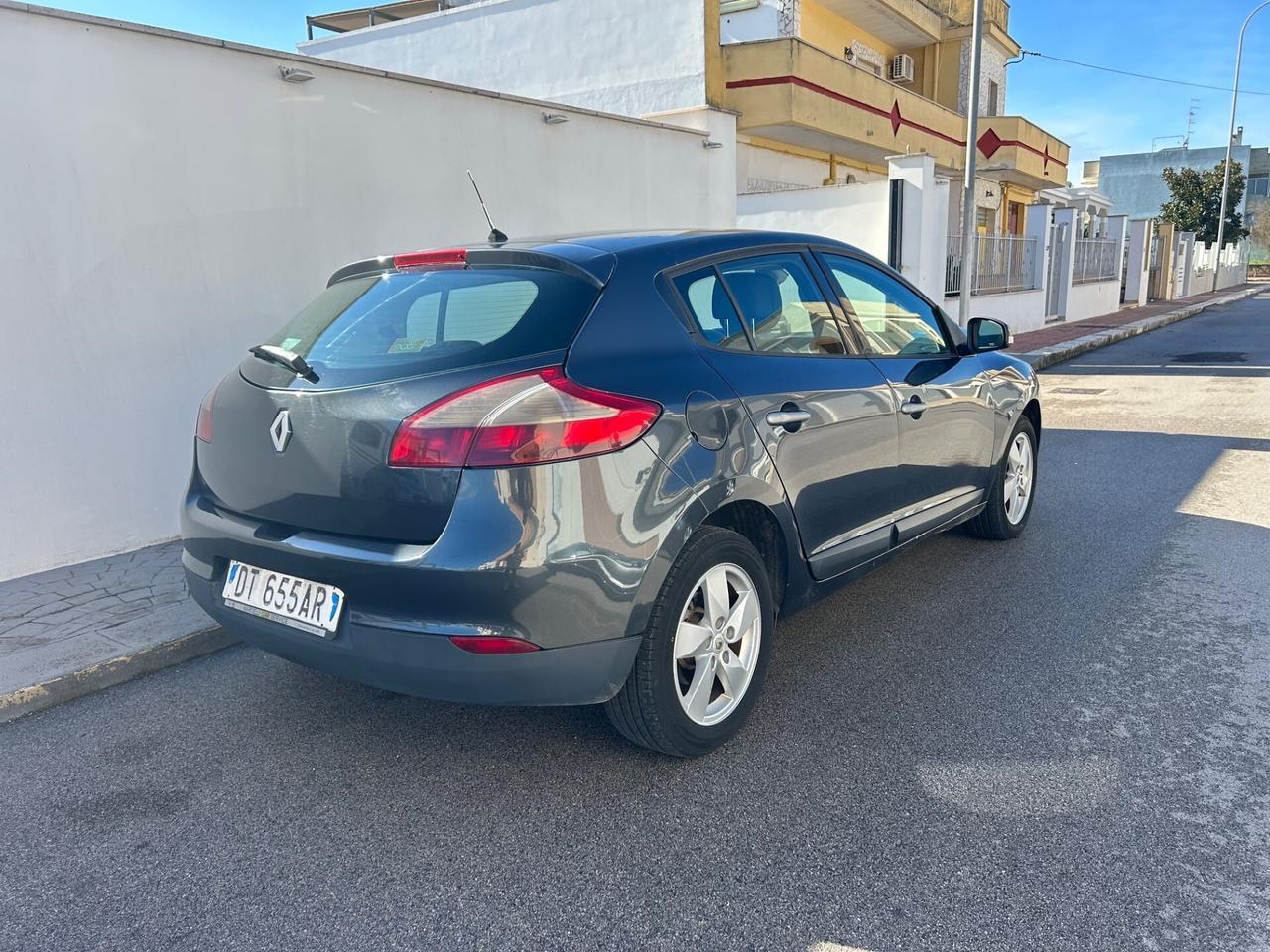 Renault Megane BERLINA 1.5 DCI 110Cv-2009