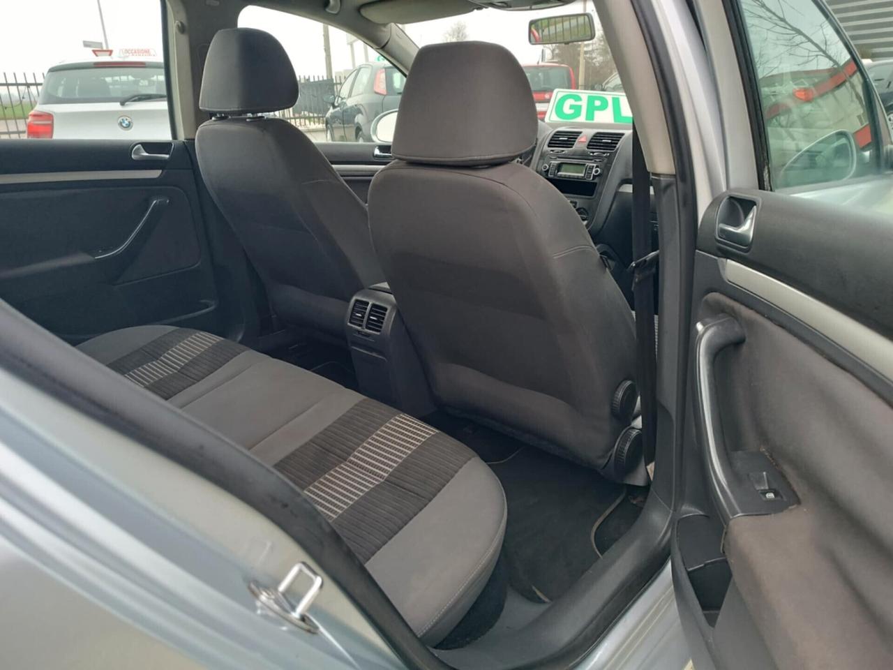 Volkswagen Golf 5 1.6 GPL 5p.