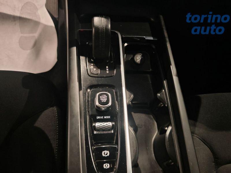Volvo XC60 B4 automatico Momentum