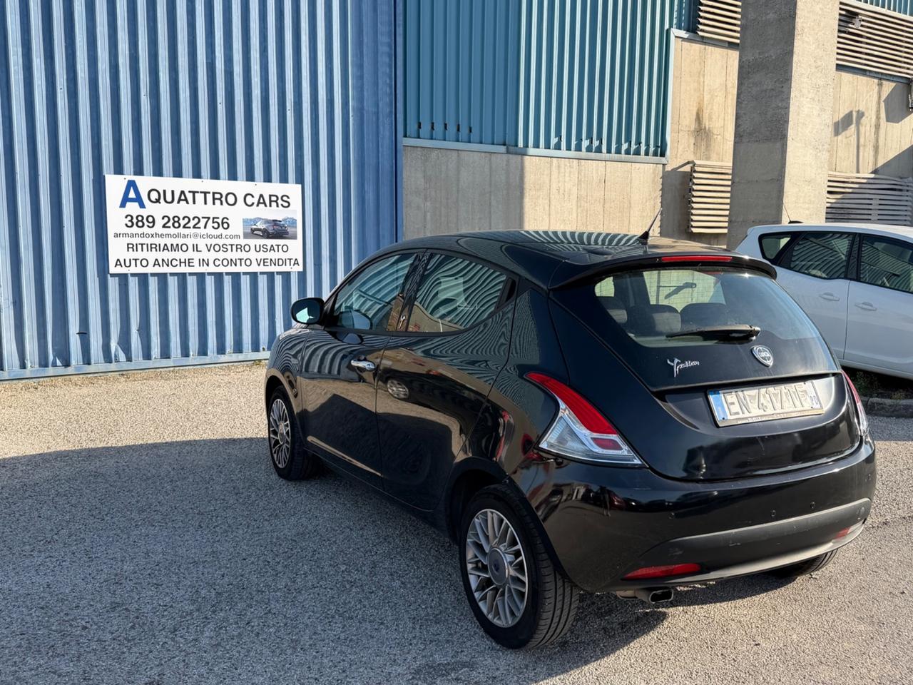 Lancia Ypsilon .
