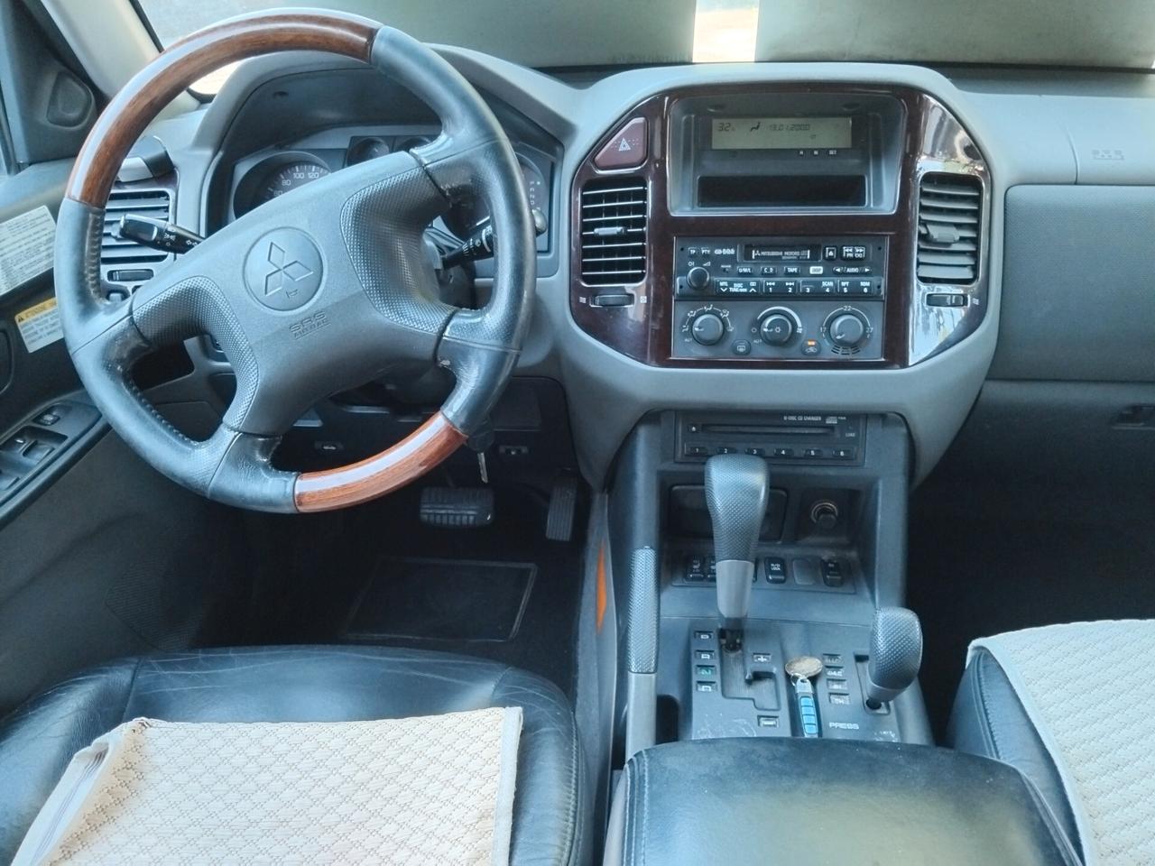 Mitsubishi Pajero 3.2 16V DI-D 7POSTI. GLS2 CAMBIO AUTOMATICO