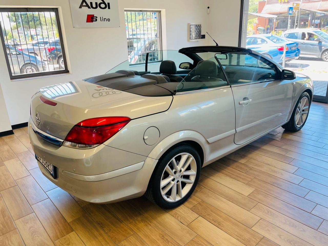 Opel Astra Cabrio TwinTop 1.9 Diesel 150CV Cosmo