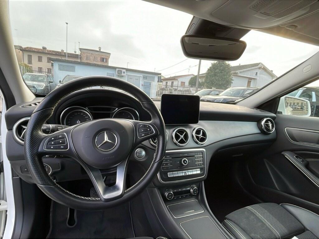 Mercedes GLA 180 180 D Sport 7G-DCT