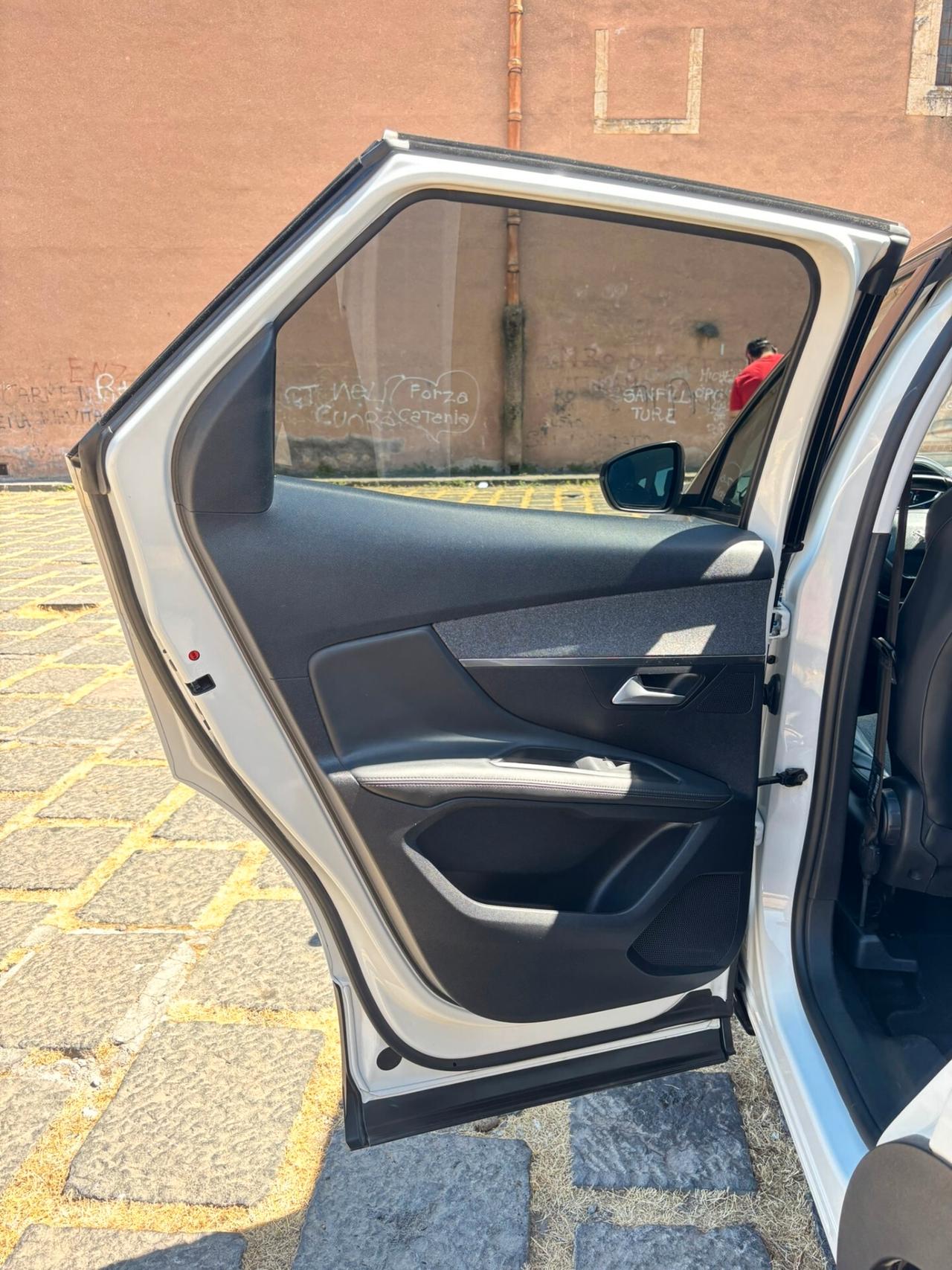 Peugeot 3008 1.6 Blue-HDi Allure