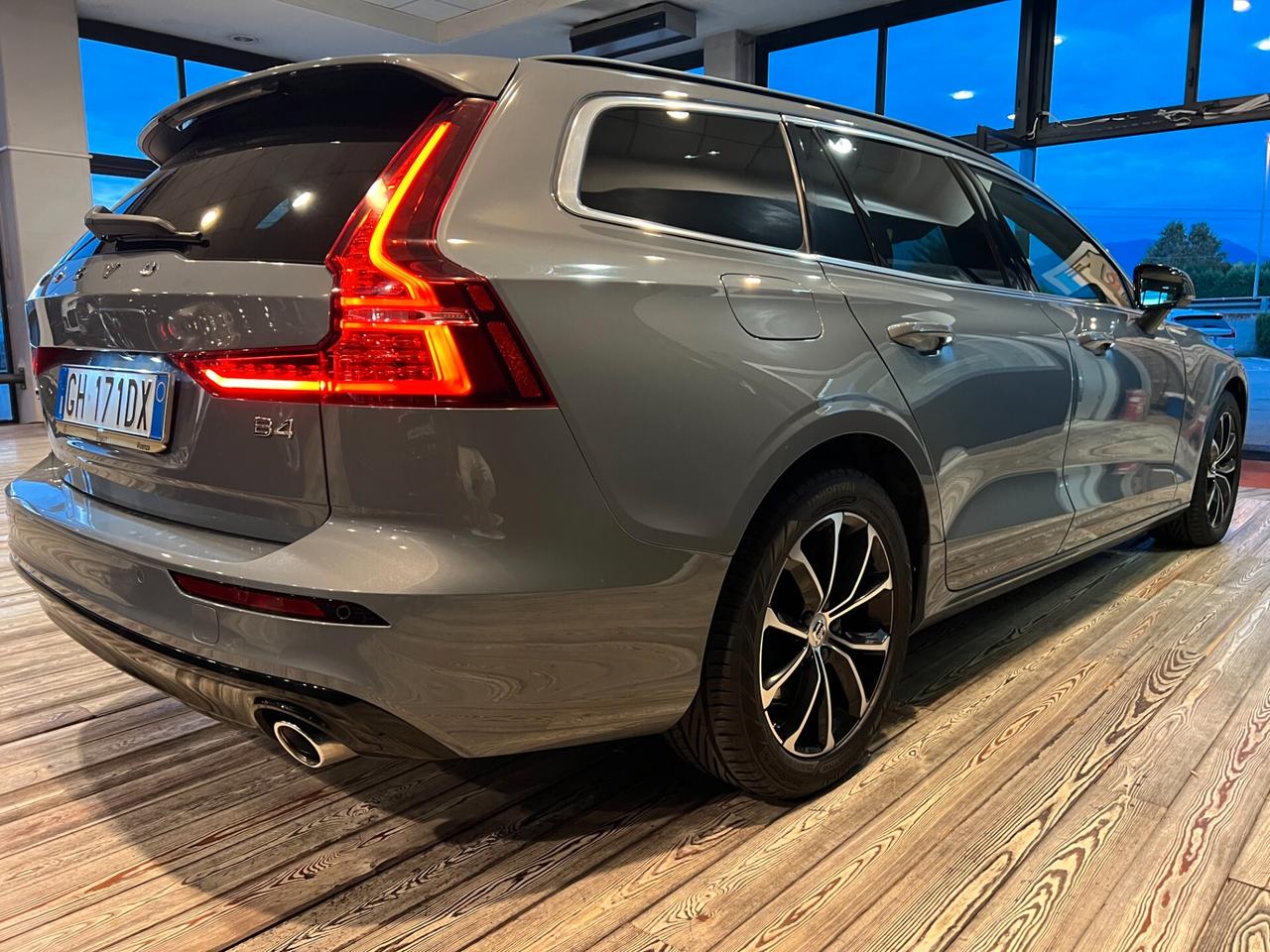 Volvo V60 MILD HYBRID / UNIPROP