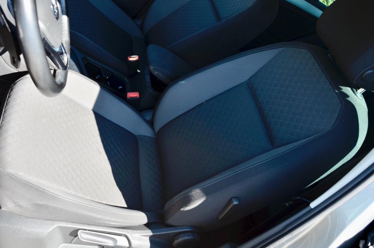 VOLKSWAGEN TIGUAN 2.0 TDI ADVANCED R-LINE 150cv DSG, UFF ITALIANA, EURO 6D, FARI LED, APPLE ANDROID, PERMUTE