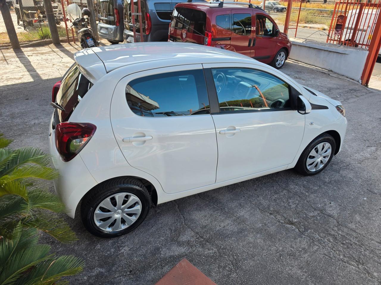 Peugeot 108 1,0 benzina 02/2018 Cv69 AUTOMATICA