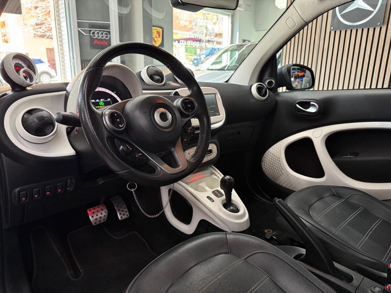 Smart ForTwo 70 1.0 Prime NAVI-KAMERA-LED Pronta consegna