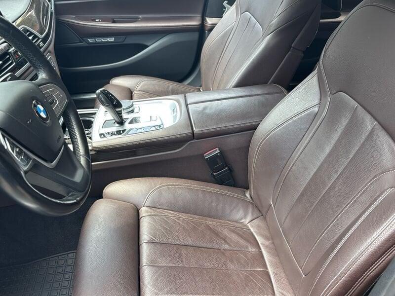 BMW Serie 7 740e Luxury autom.