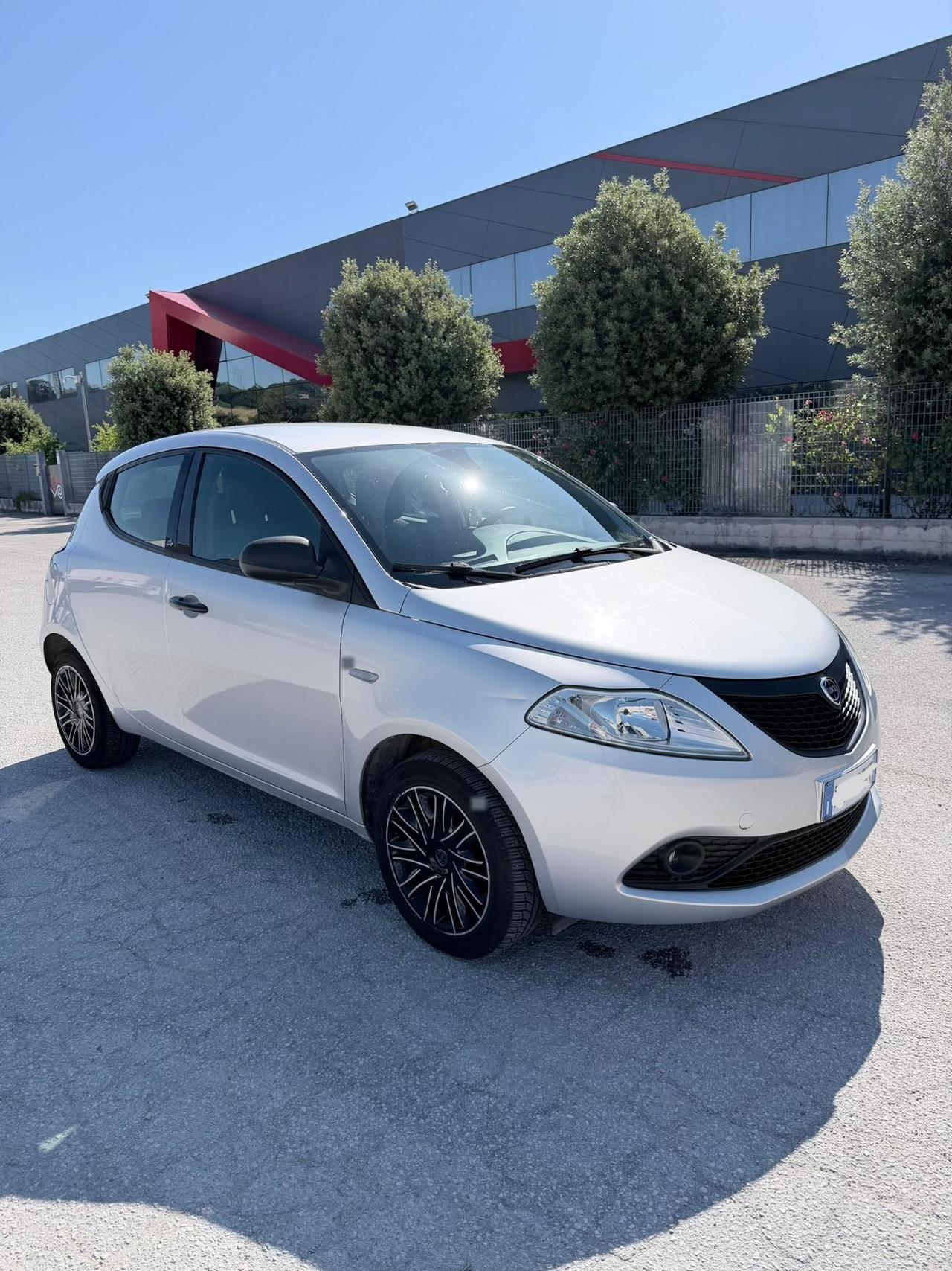 Ypsilon 1.2 GPL Elefantino Uniproprietà Neopatentati