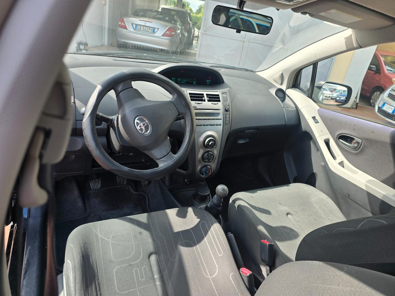 Toyota Yaris 1.0 5 porte Sol