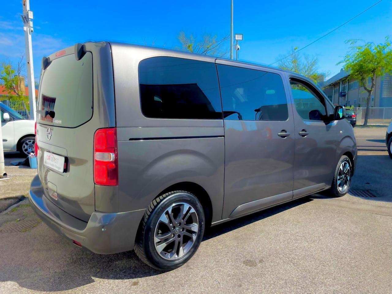 Opel Vivaro Life 2.0 Diesel 145CV PASSO LUNGO 8 POSTI FULL OPTIONAL
