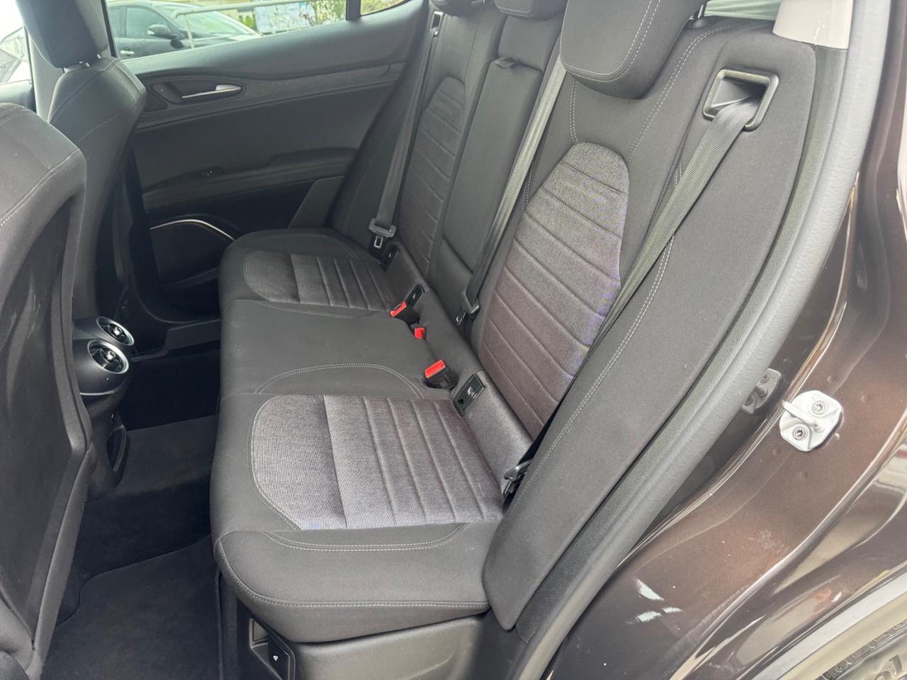 Alfa Romeo Stelvio 2.2 Turbodiesel 190 CV AT8 RWD Executive