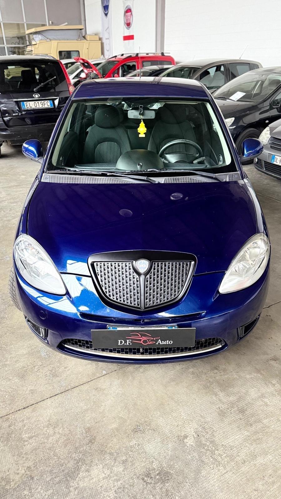 Lancia Ypsilon 1.2 Versus