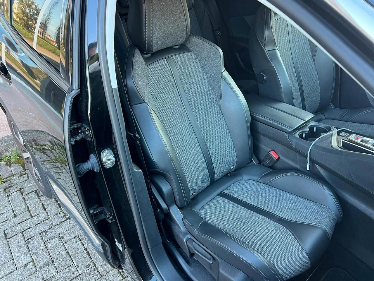 Peugeot 3008 BlueHDi 130 S&S Allure