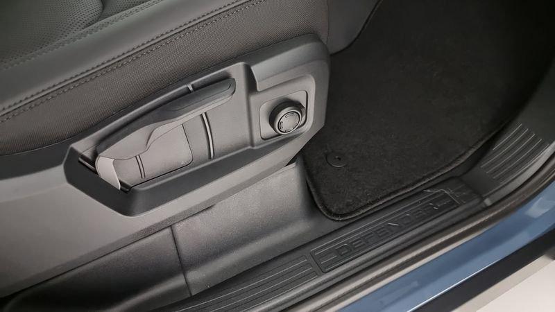 Land Rover Defender 110 3.0D I6 200 CV AWD Auto S