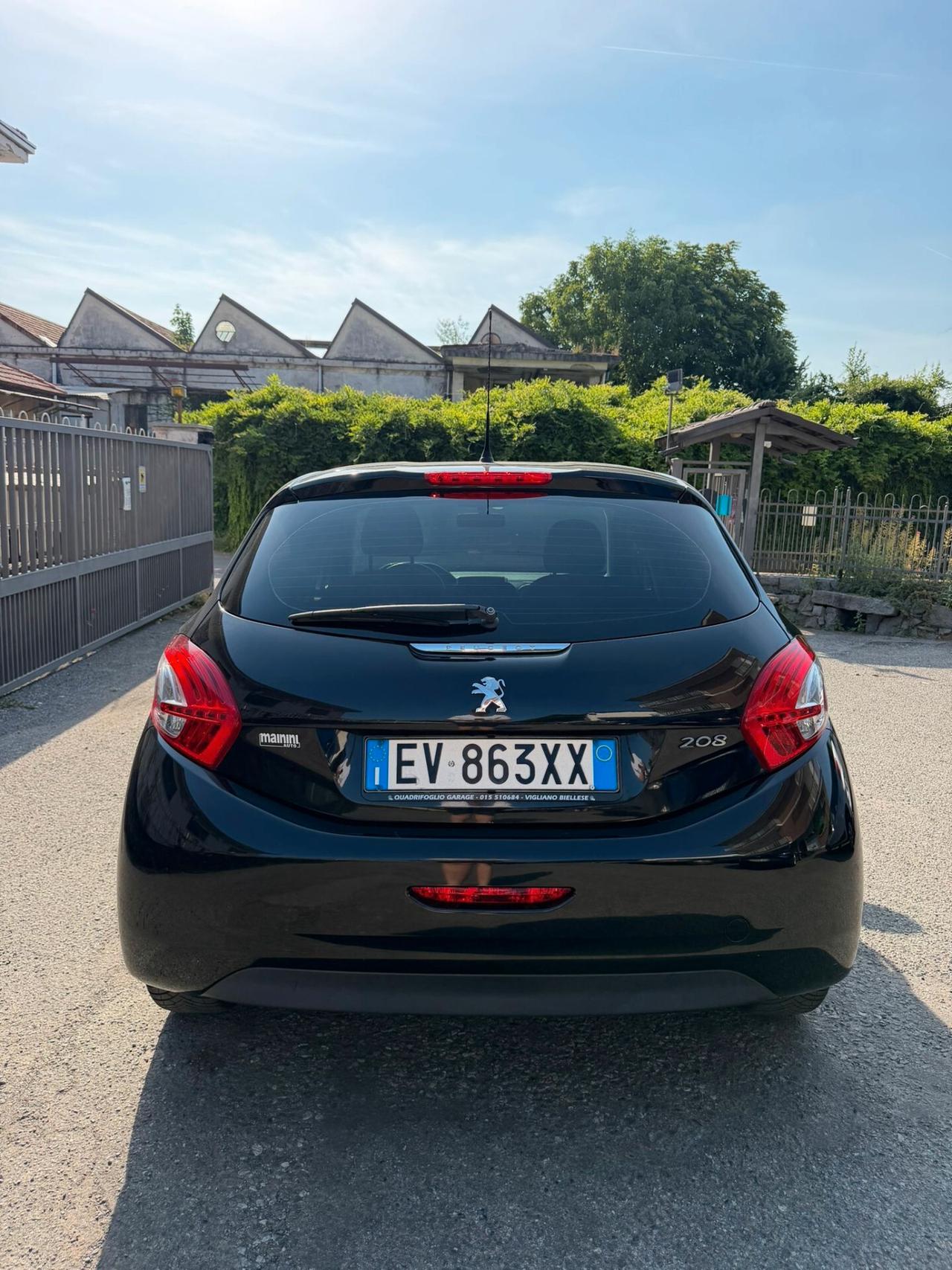 Peugeot 208 1.4 HDi 68 CV 5 porte Active Neopatentati
