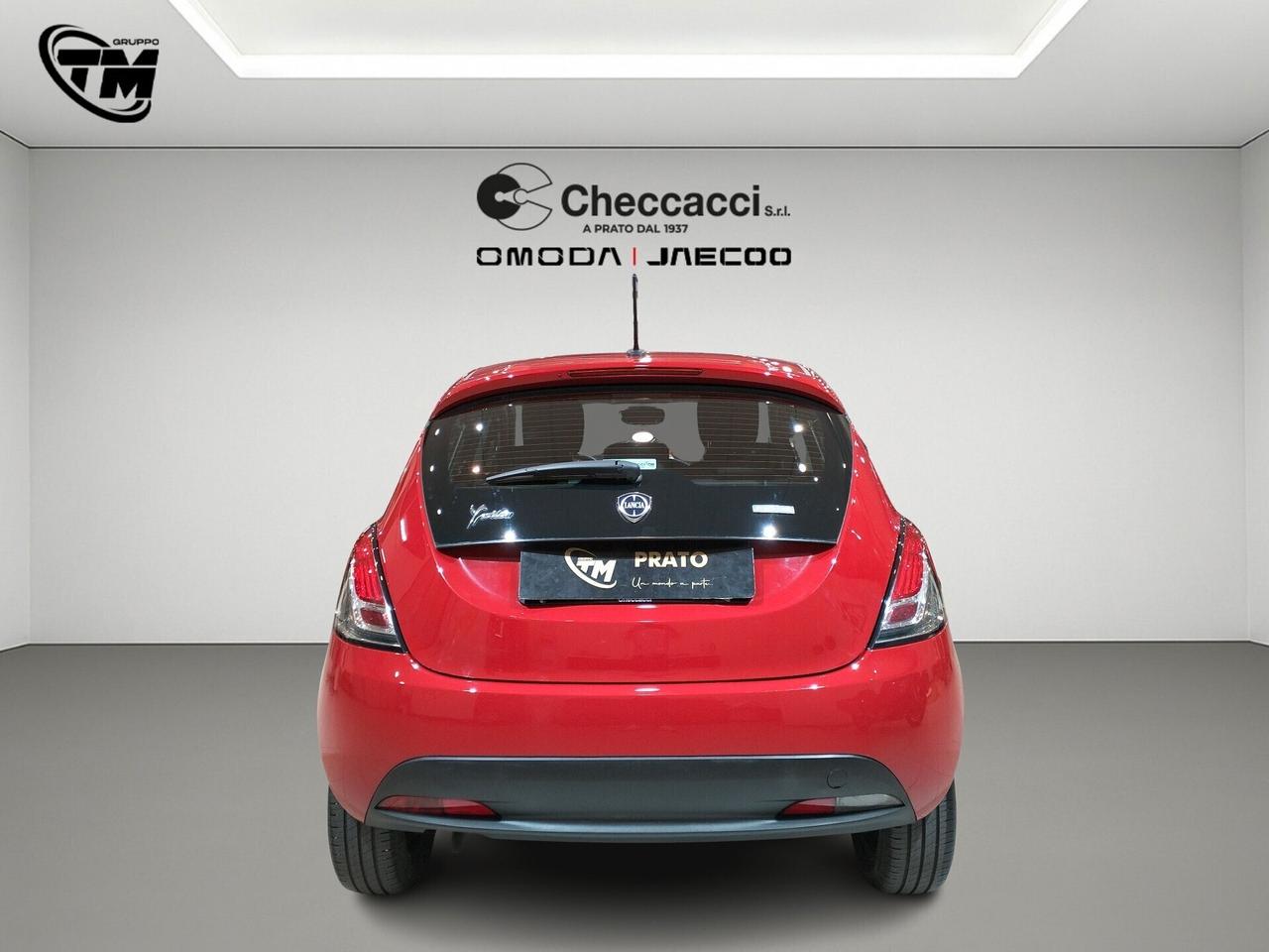 Lancia Ypsilon 1.0 FireFly 5 porte S&S Hybrid Ecochic Silver