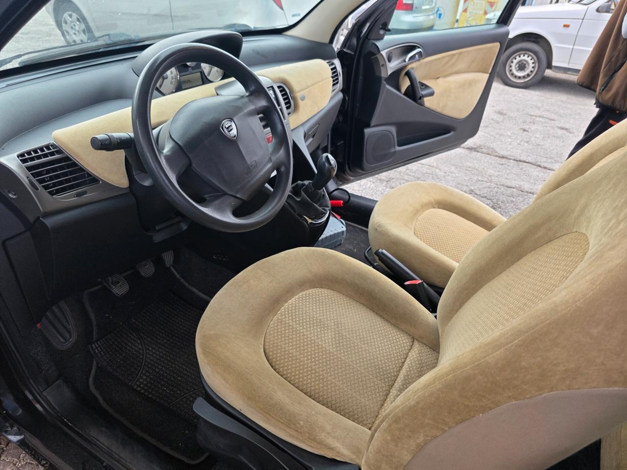 Lancia Ypsilon 1.3 Multijet 16V con 209.000km Neopatentati ok