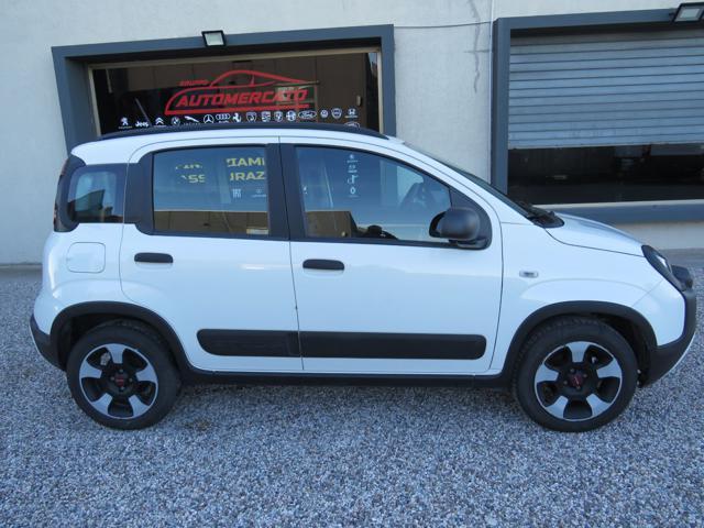 FIAT Panda 1.0 FireFly S&S Hyb. Cross