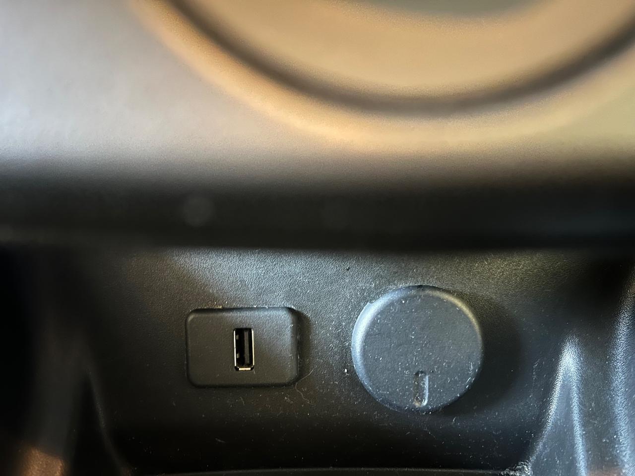 Opel Corsa 1.4 90CV GPL Tech 5 porte n-Joy