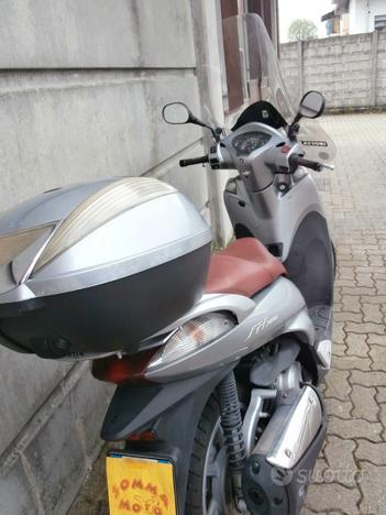 Honda SH 300 del 2007 compreso trapasso-tagliando-garanzia